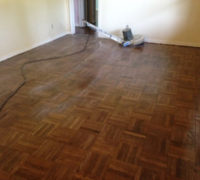 Refinishing the DIY refinished parquet wood floor