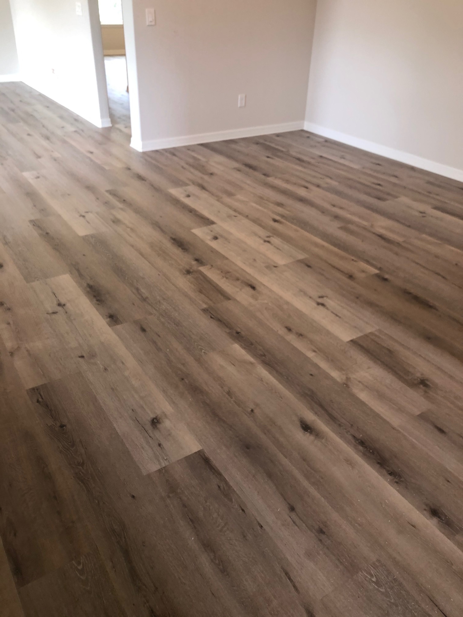 vinyl flooring that looks like wood